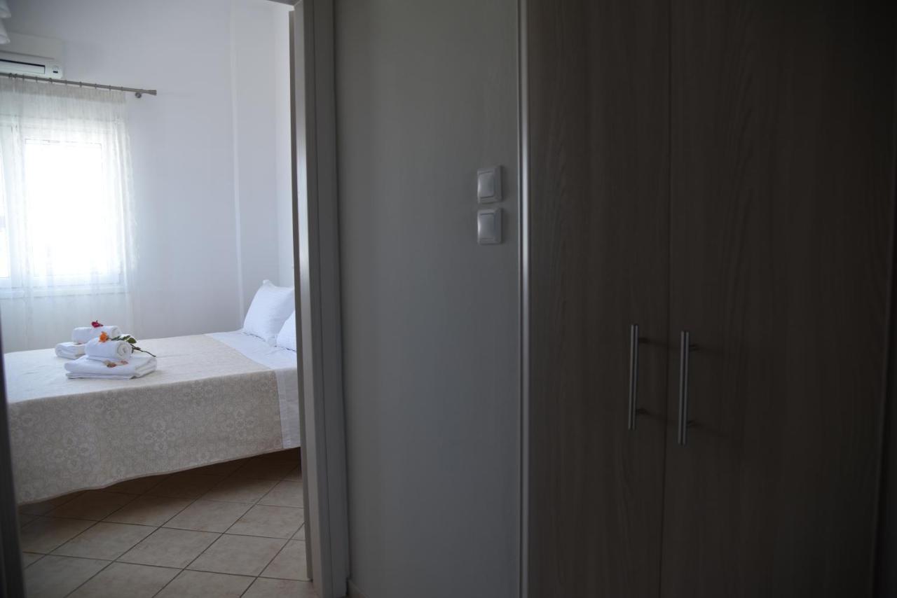 Family Apartments 1 Lechaio Ngoại thất bức ảnh